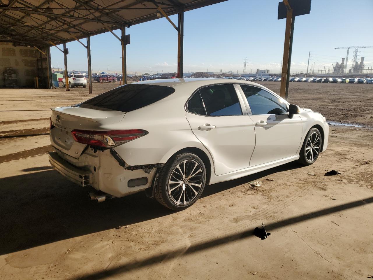 2018 TOYOTA CAMRY L - Фото 3