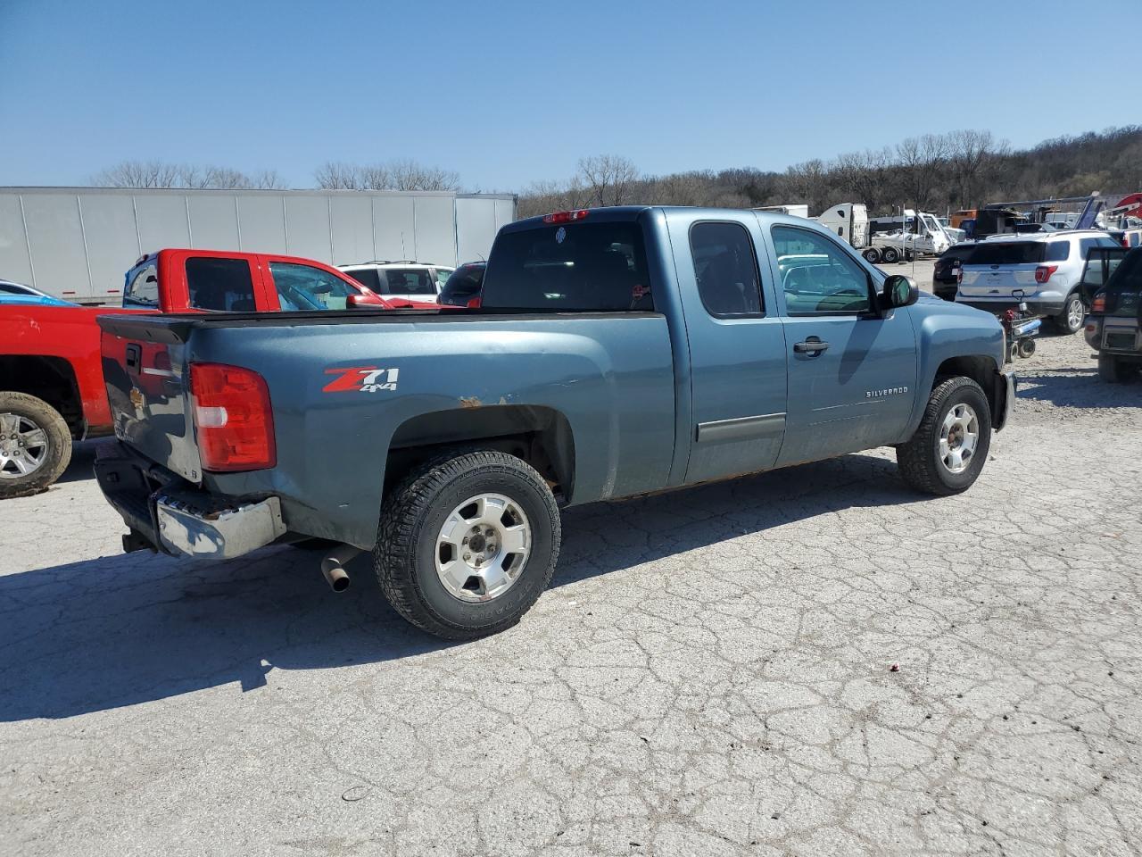 2013 CHEVROLET SILVERADO - Фото 3