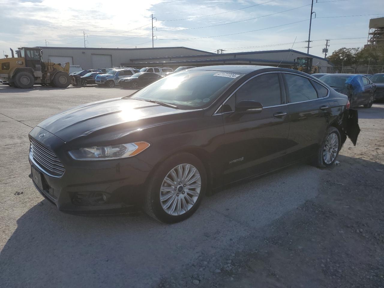 2016 FORD FUSION SE car image