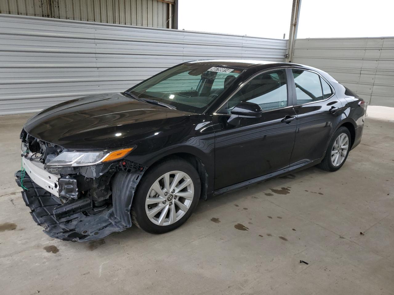 2022 TOYOTA CAMRY LE car image