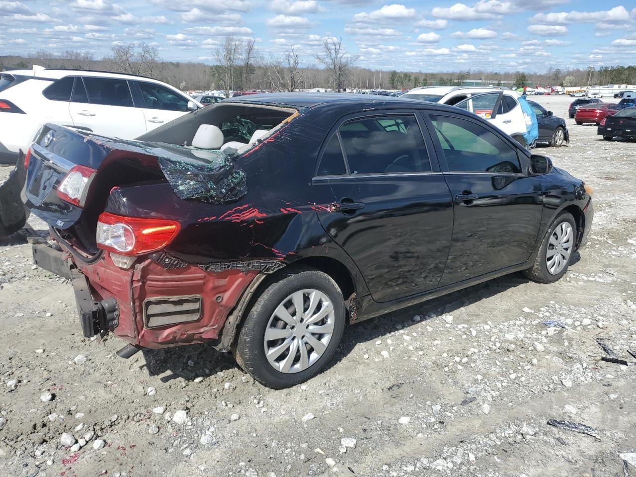 2013 TOYOTA COROLLA BA - Фото 3