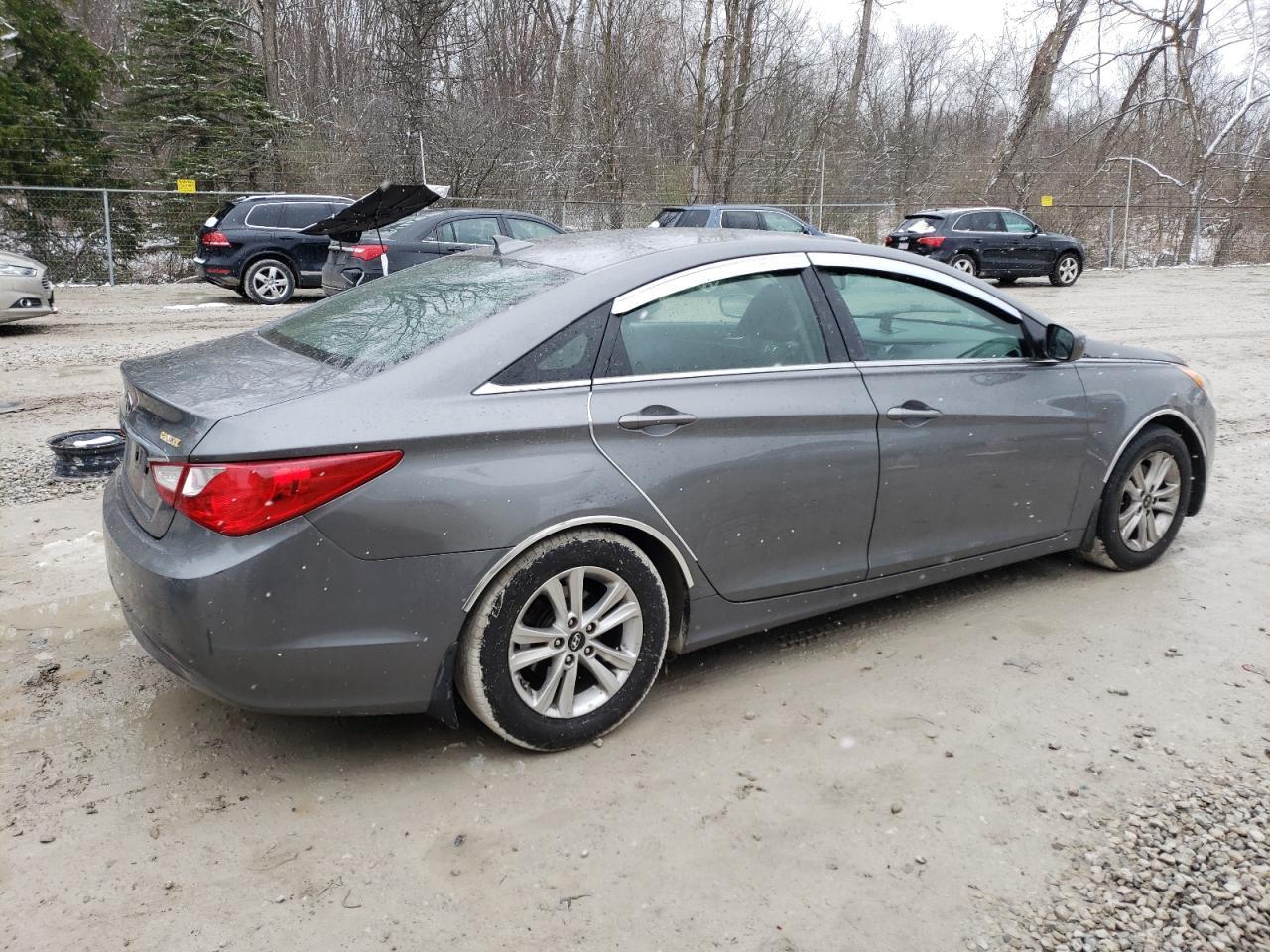 2013 HYUNDAI SONATA GLS - Image 3