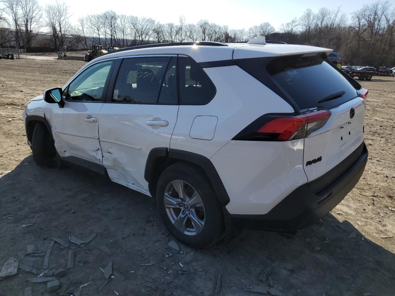 2022 TOYOTA RAV4 XLE - Image 2