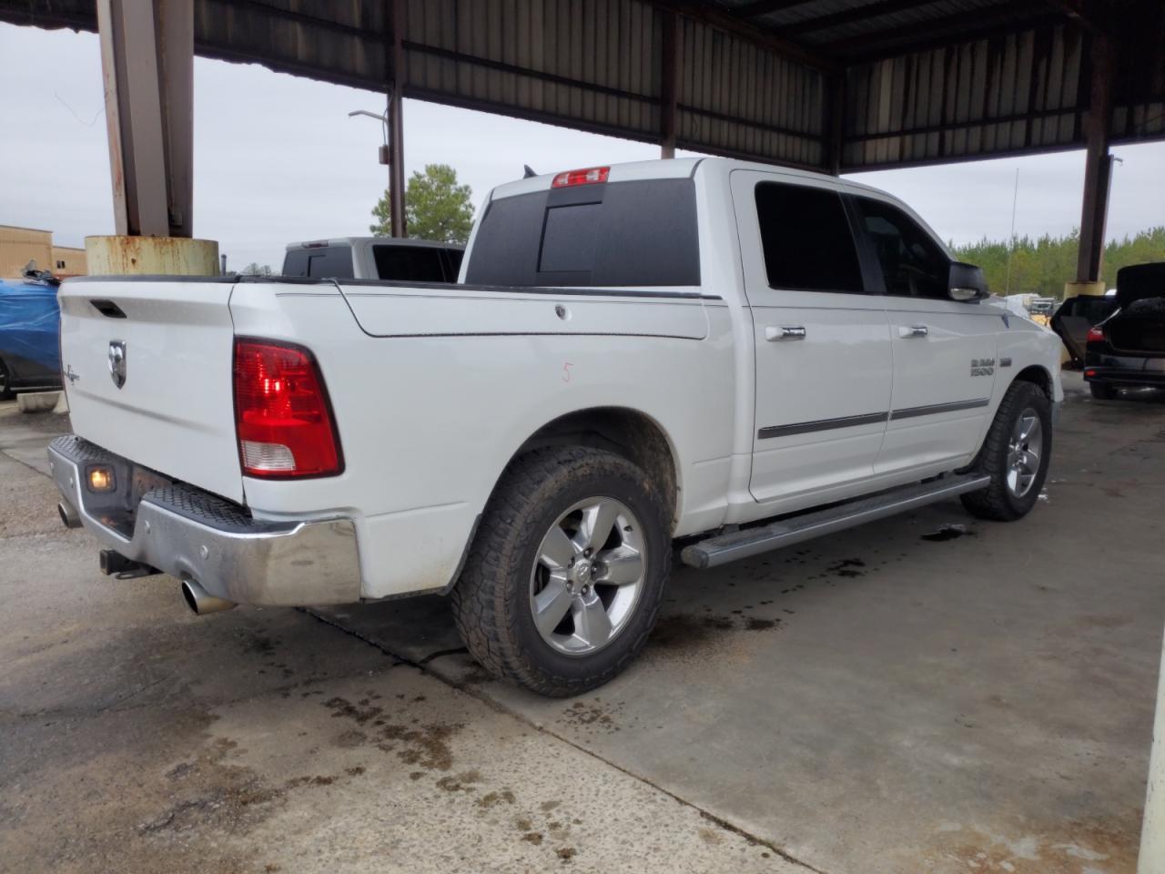 2014 RAM 1500 SLT - Фото 3