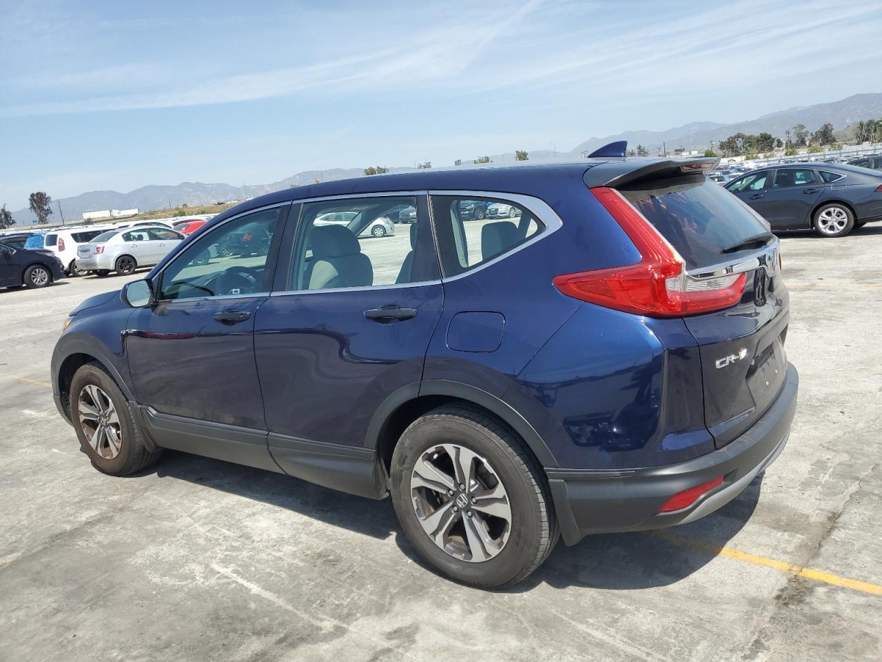 2017 HONDA CR-V LX - Фото 2