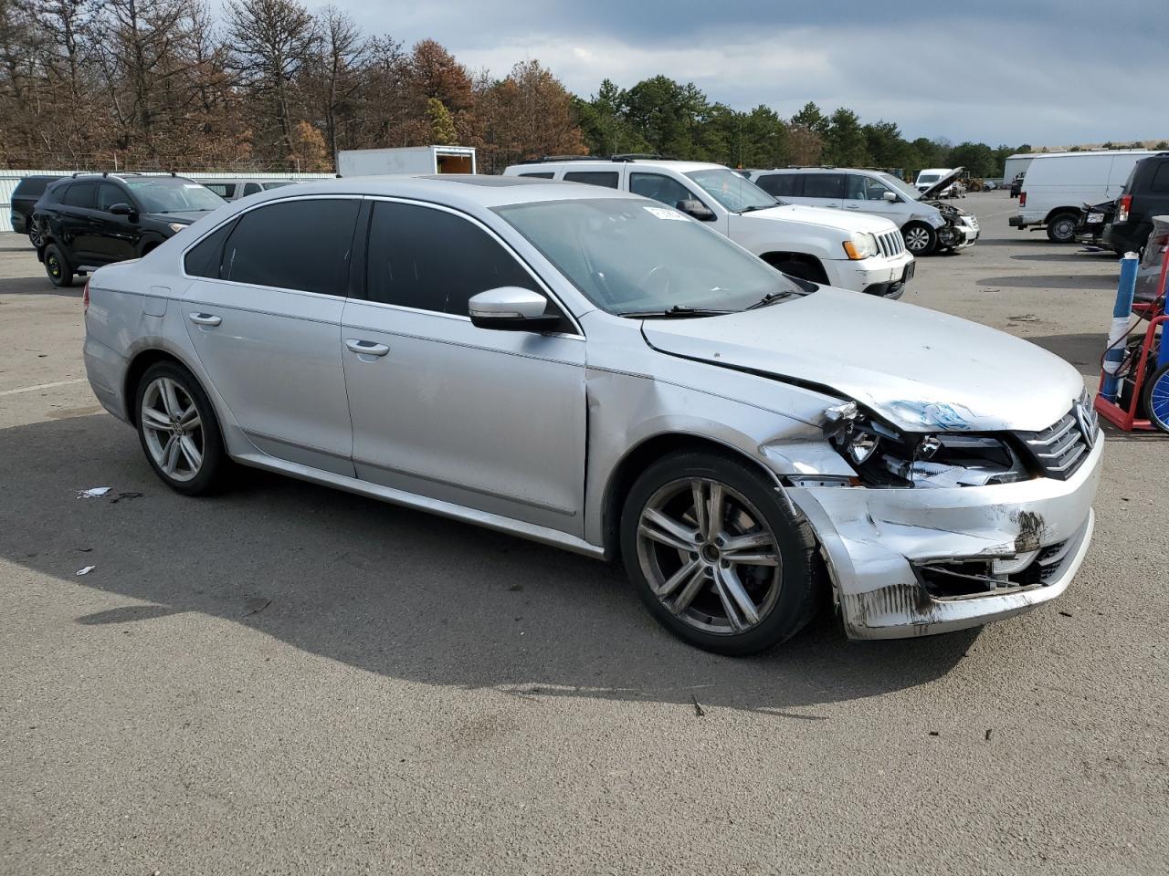 2014 VOLKSWAGEN PASSAT SEL - Фото 4