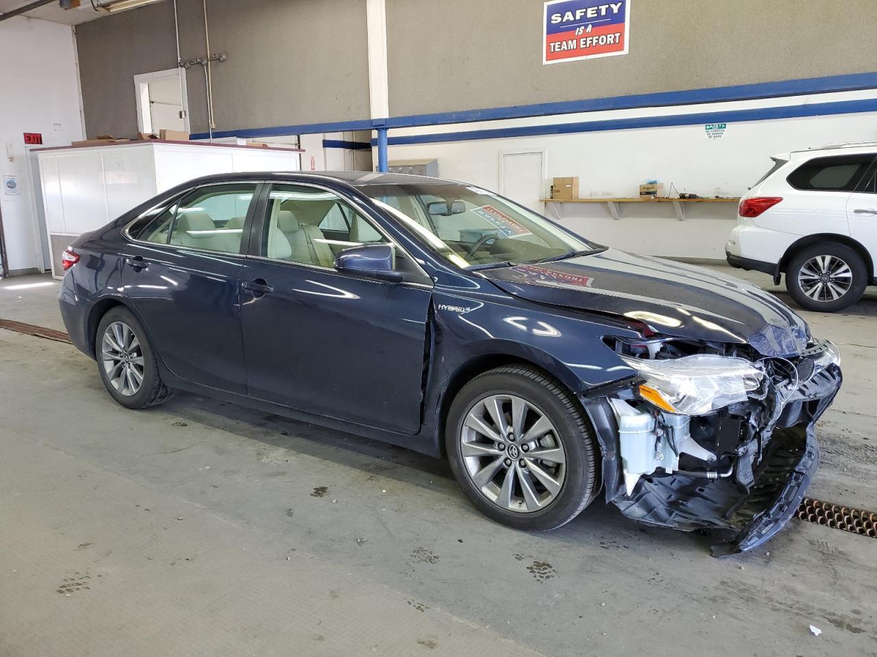 2017 TOYOTA CAMRY HYBR - Image 4