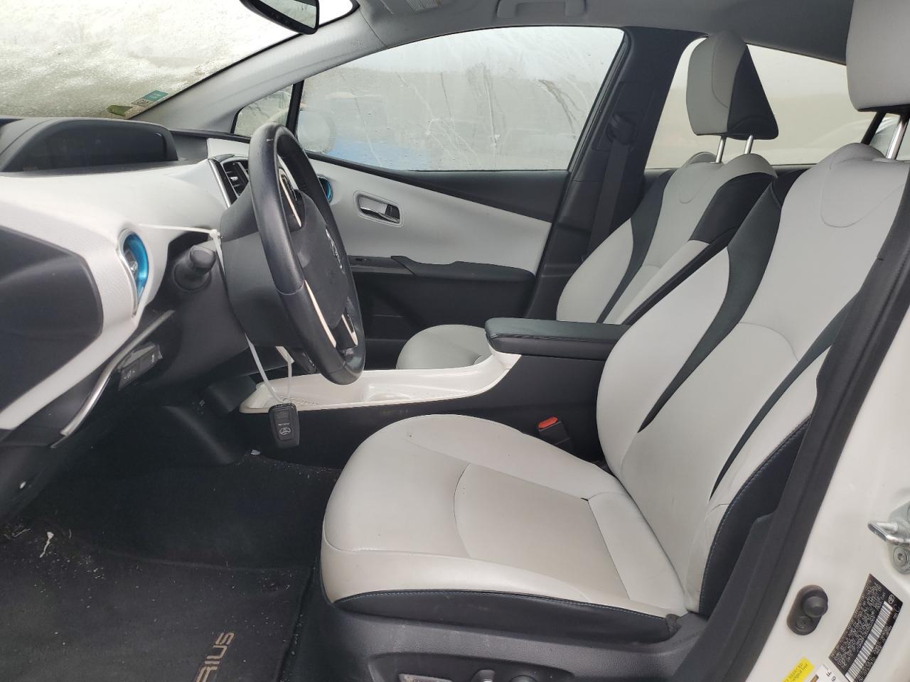 2016 TOYOTA PRIUS - Image 7