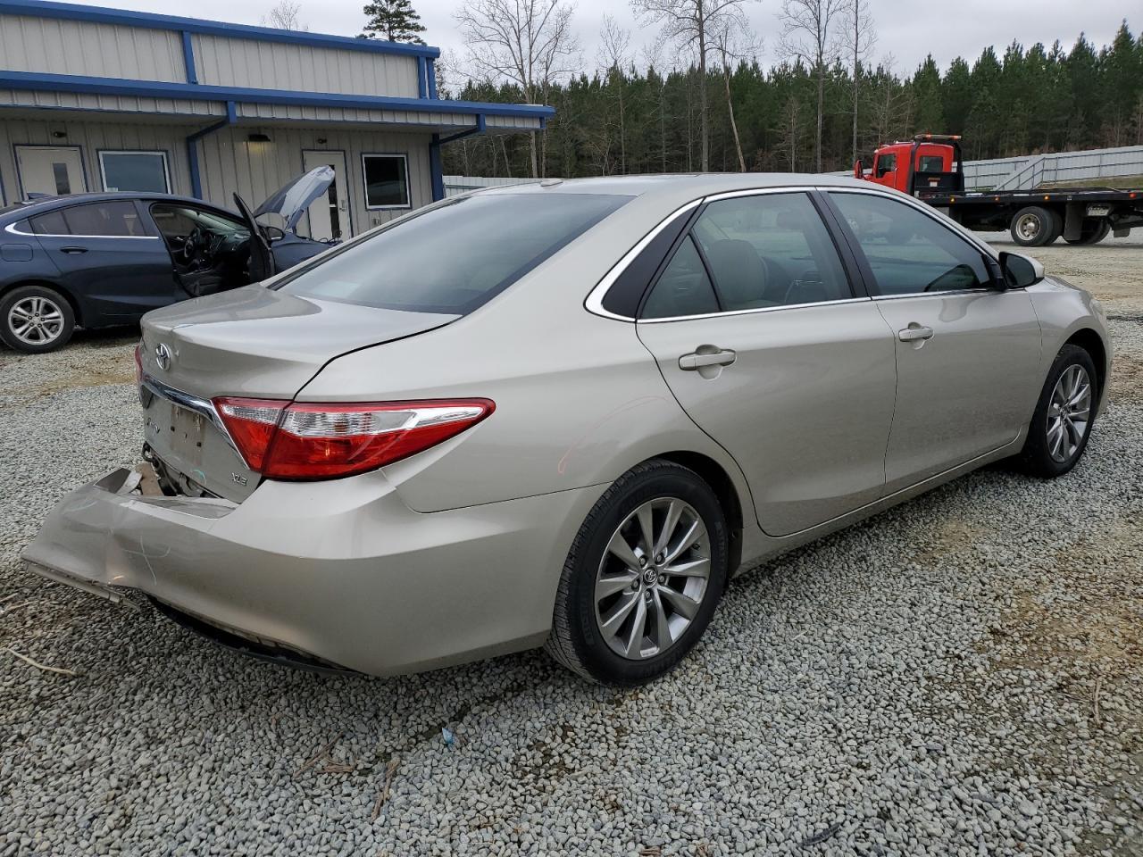 2016 TOYOTA CAMRY LE - Фото 3