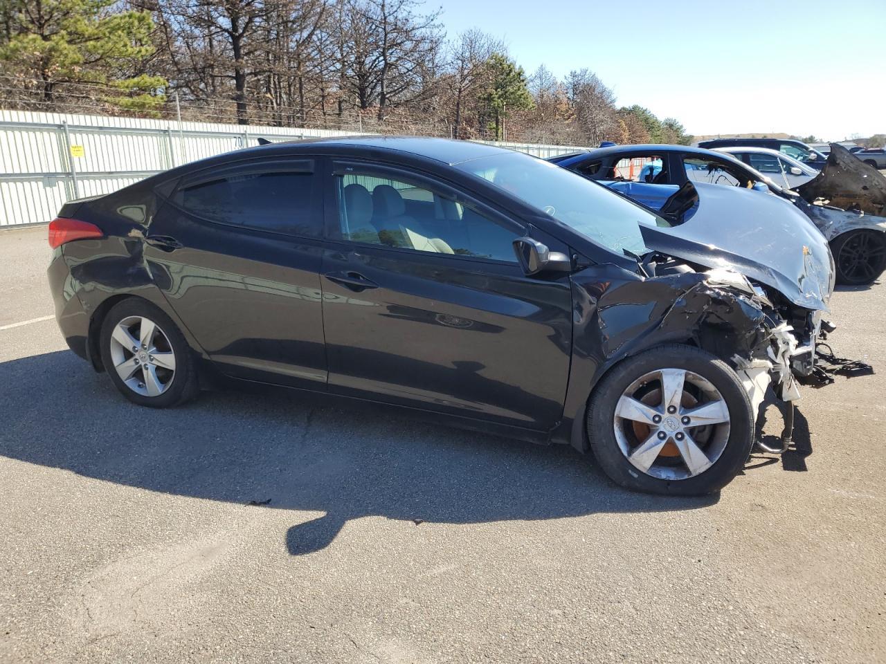 2013 HYUNDAI ELANTRA GL - Image 4