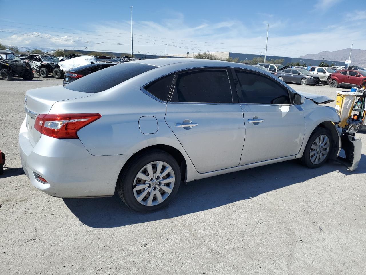 2017 NISSAN SENTRA S - Фото 3