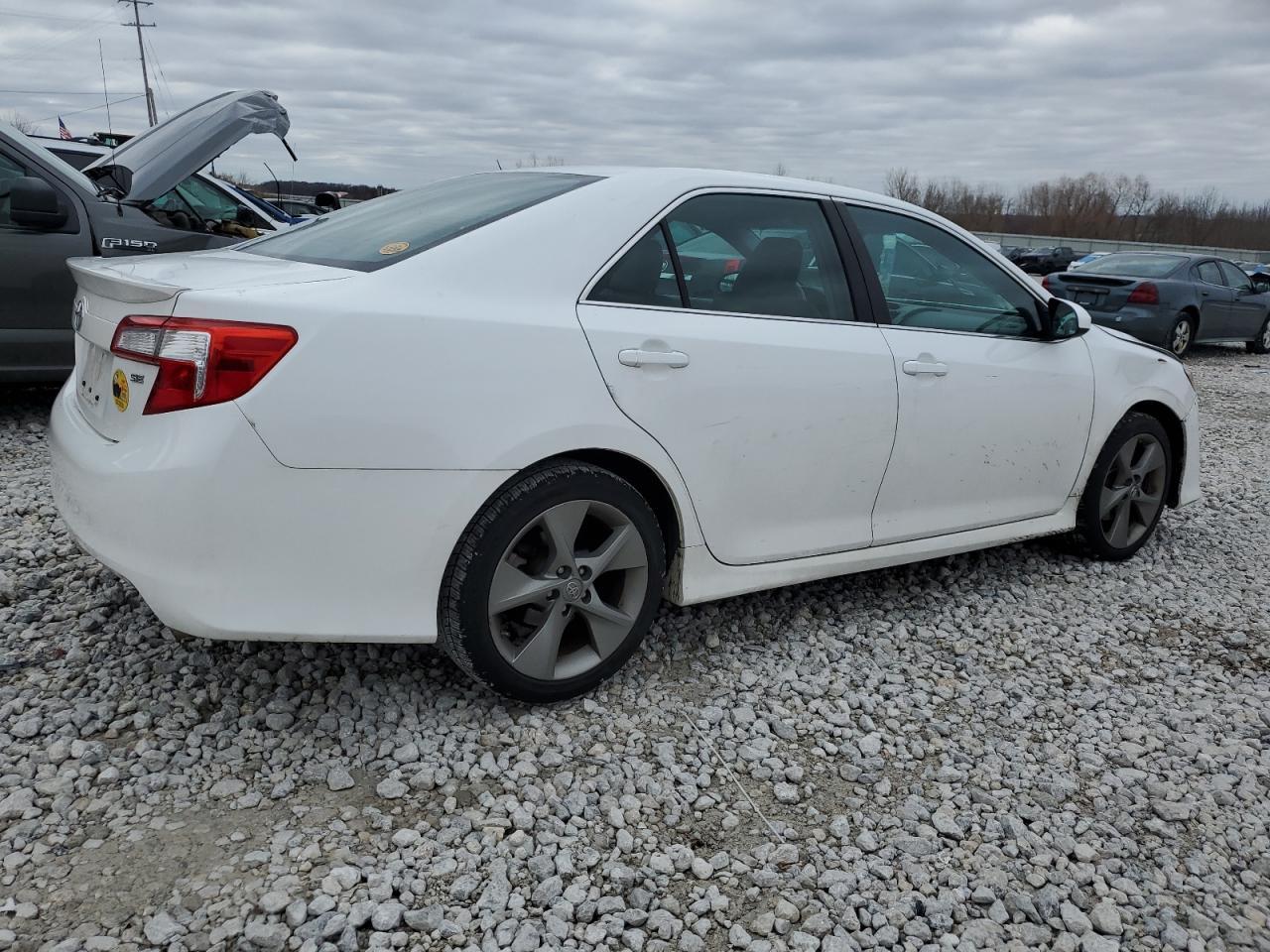 2014 TOYOTA CAMRY L - Image 3