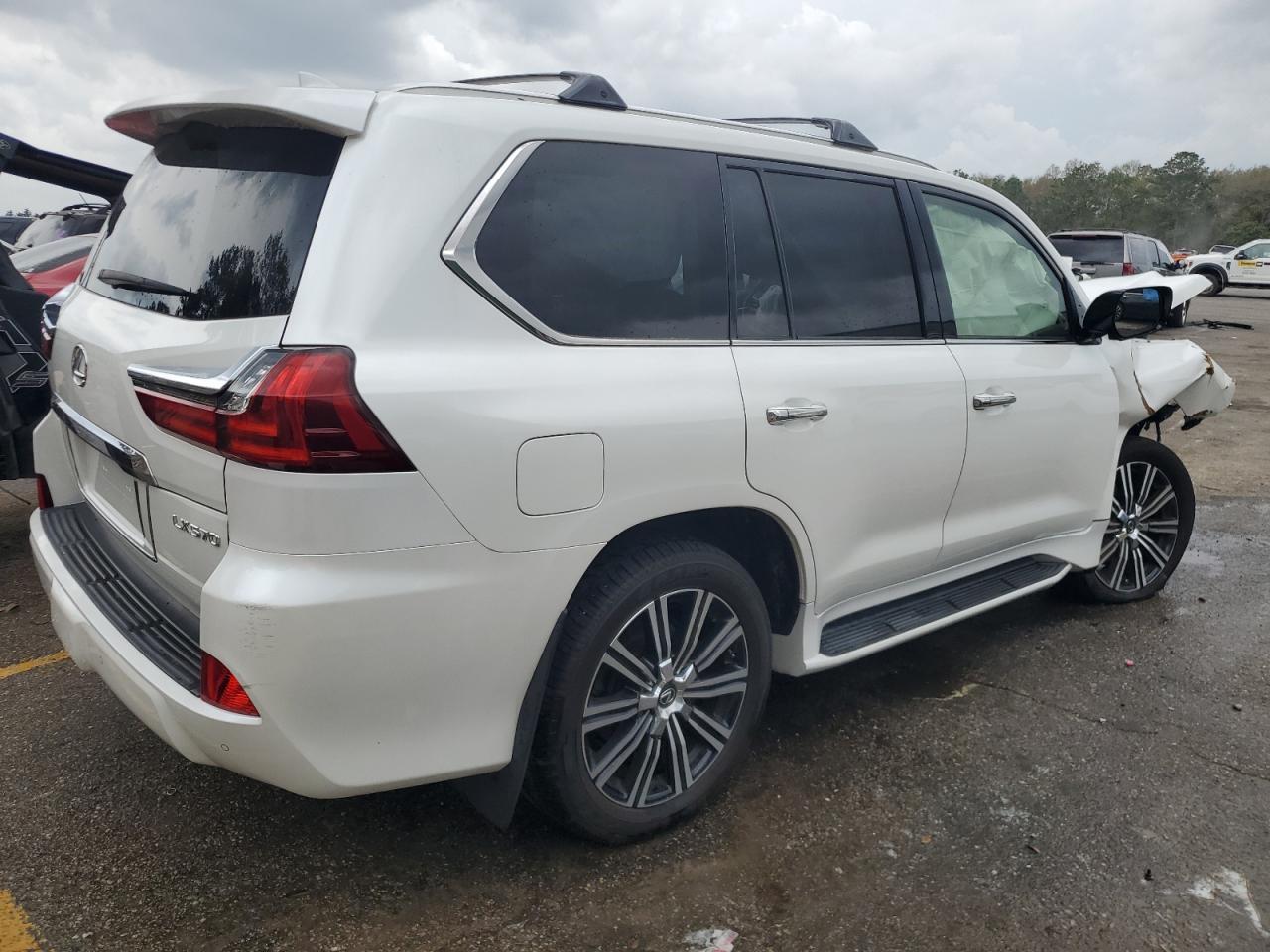 2019 LEXUS LX 570 - Фото 3