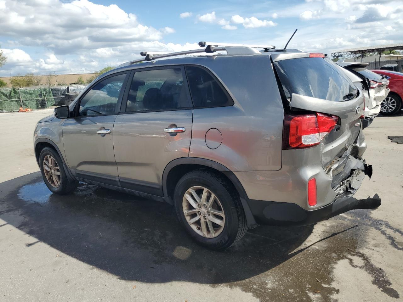 2015 KIA SORENTO LX - Image 2