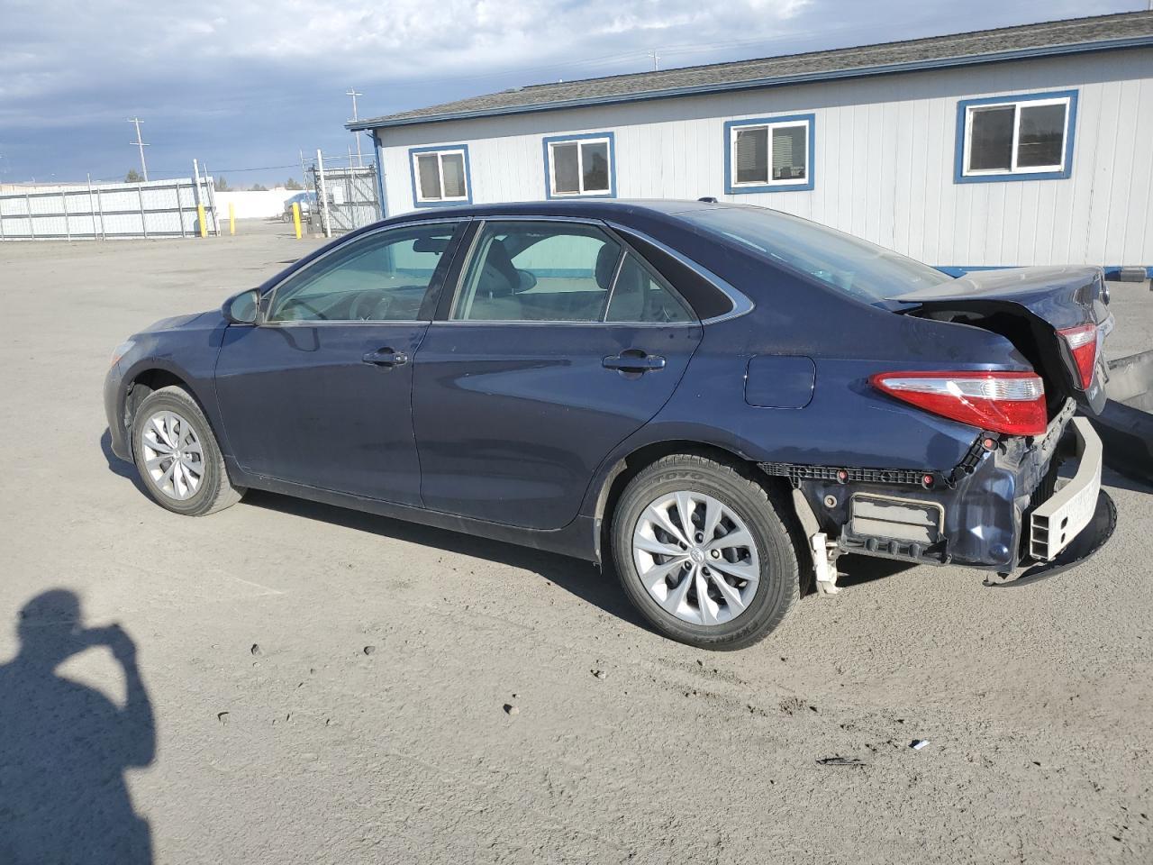 2016 TOYOTA CAMRY LE - Фото 2