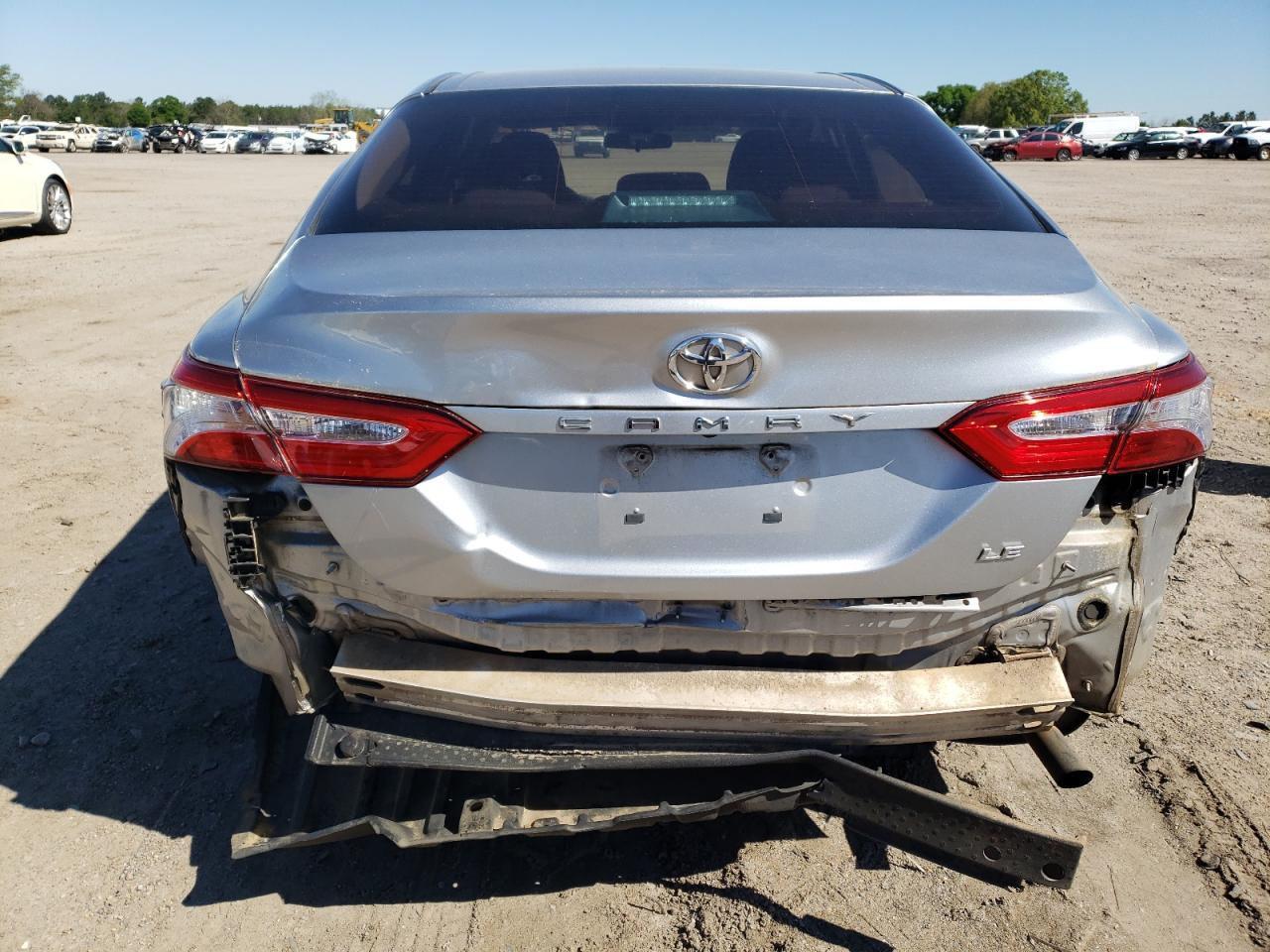 2018 TOYOTA CAMRY L - Фото 6