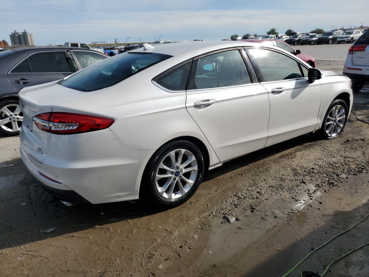 2020 FORD FUSION SE - Image 3