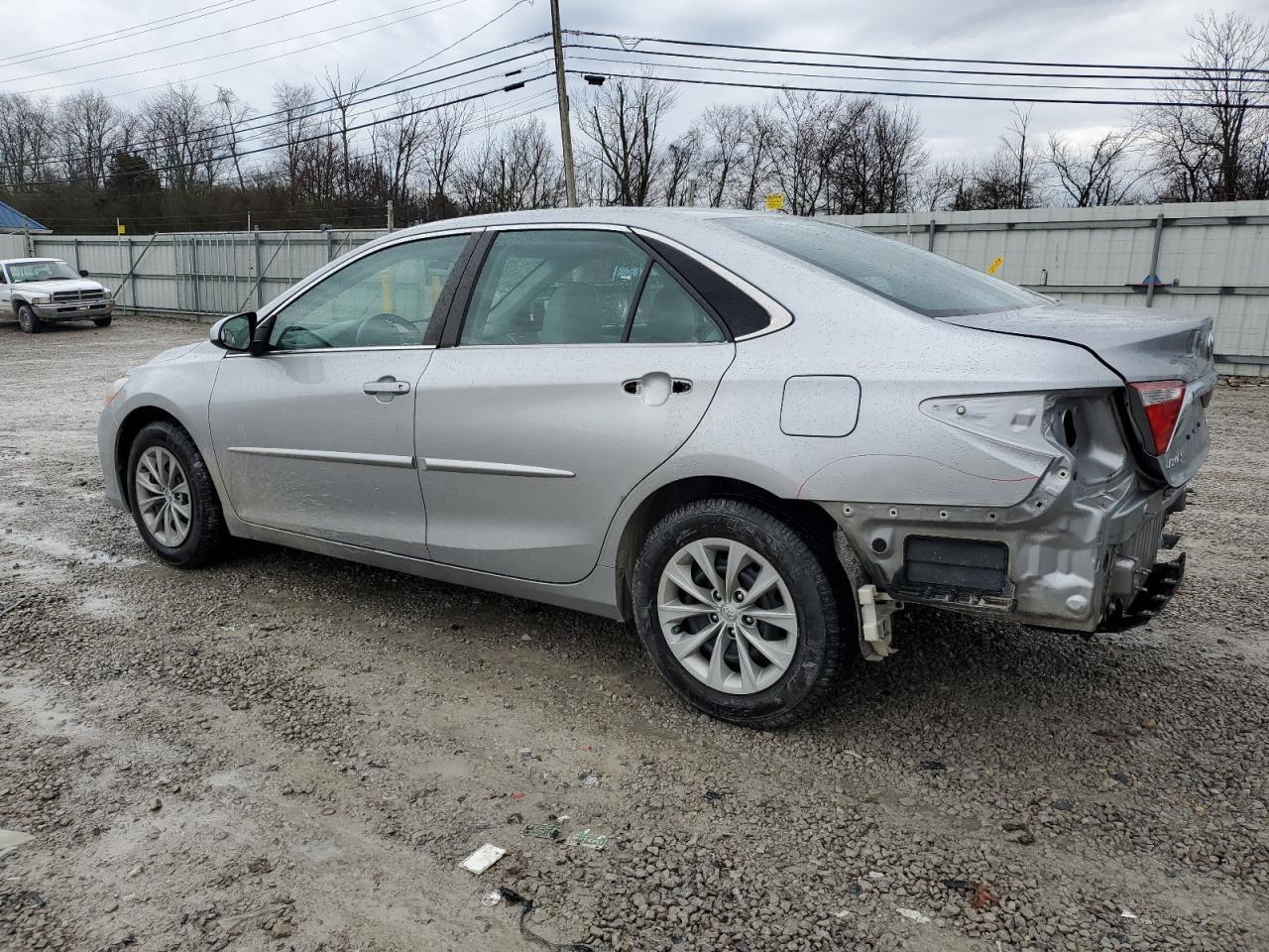 2017 TOYOTA CAMRY LE - Фото 2