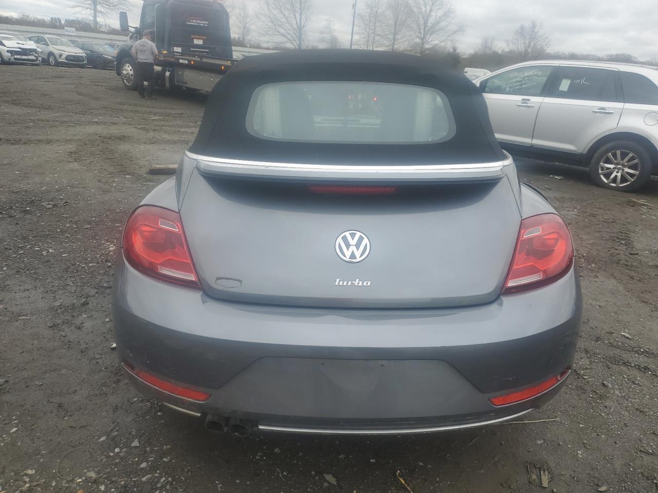 2019 VOLKSWAGEN BEETLE S - Фото 6