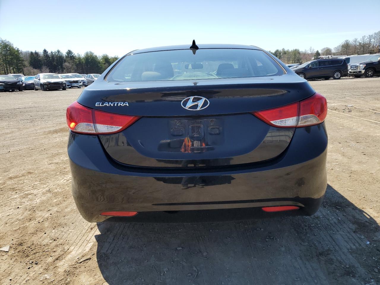 2013 HYUNDAI ELANTRA GL - Image 6