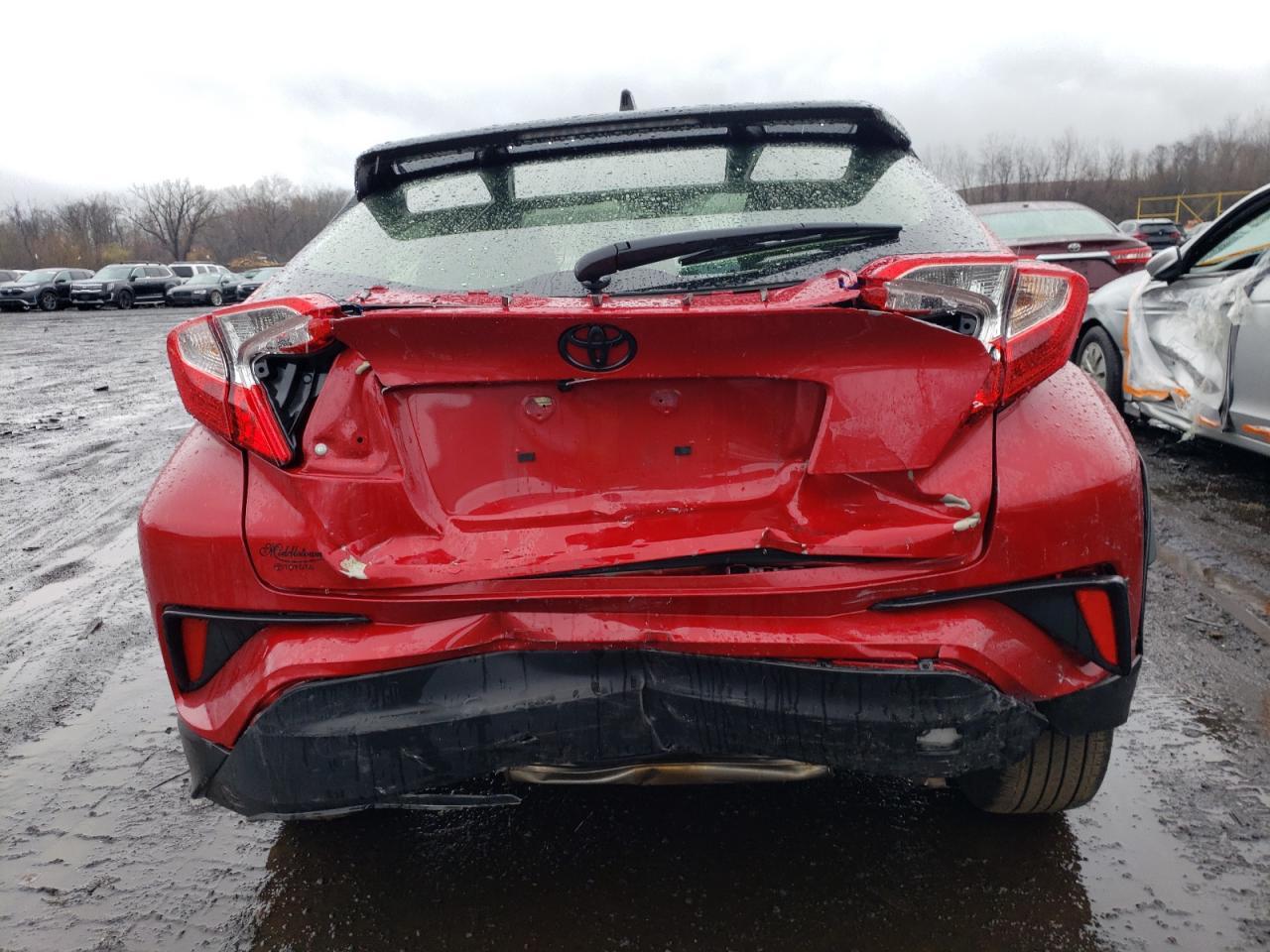 2022 TOYOTA C-HR XLE - Фото 6