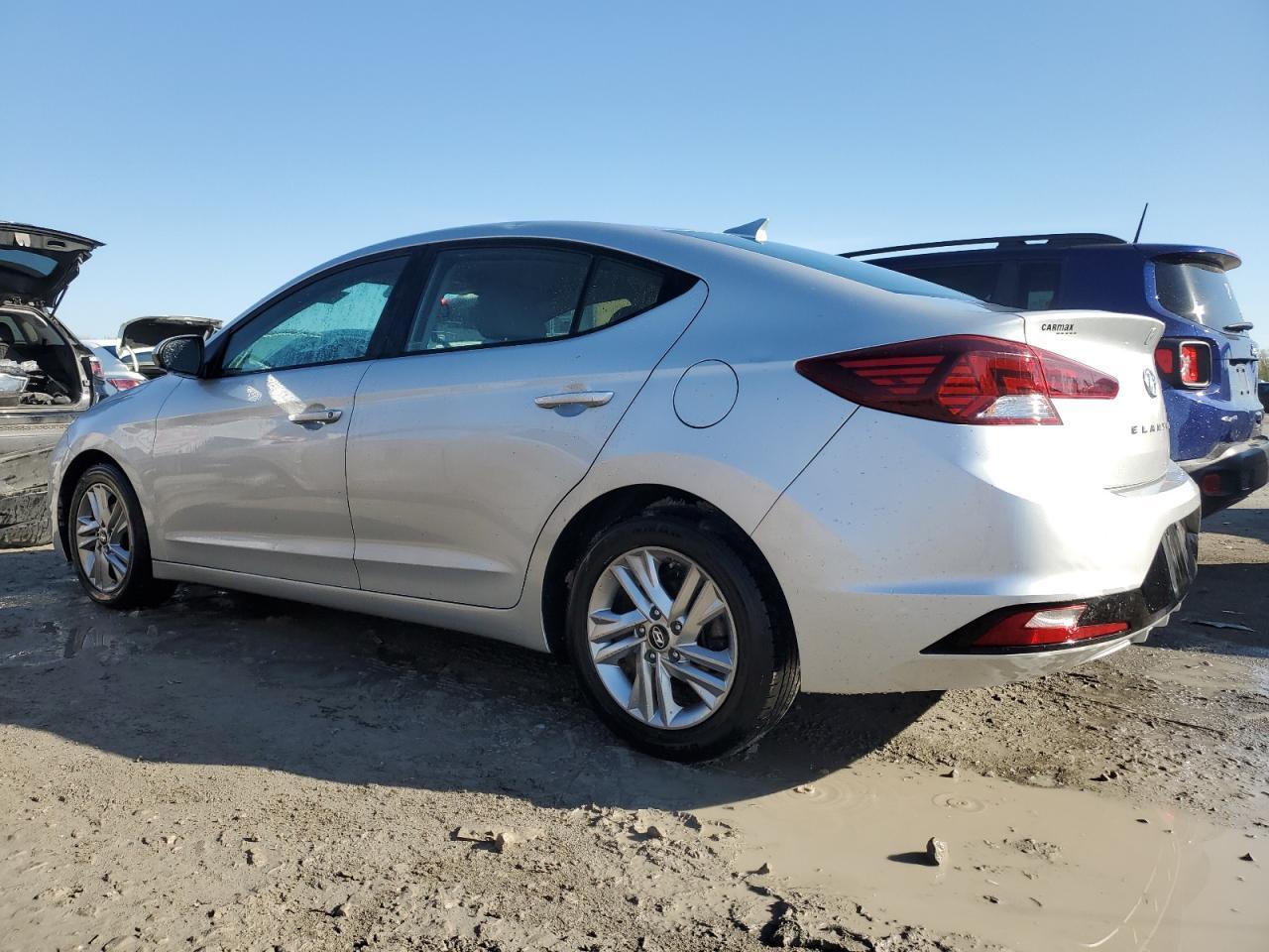 2019 HYUNDAI ELANTRA SE - Фото 2