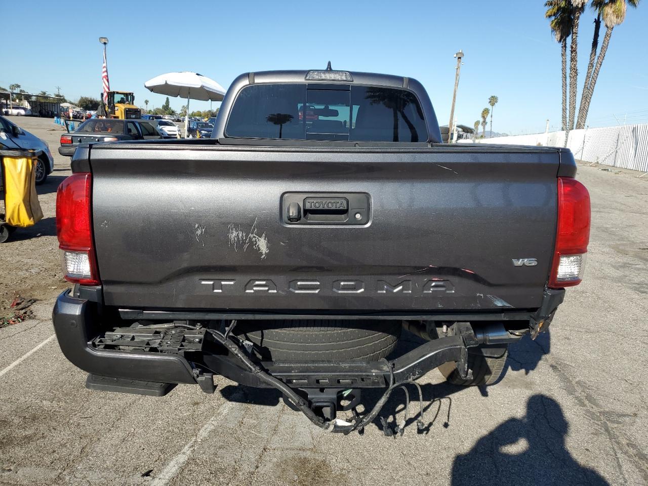 2017 TOYOTA TACOMA DOU - Фото 6
