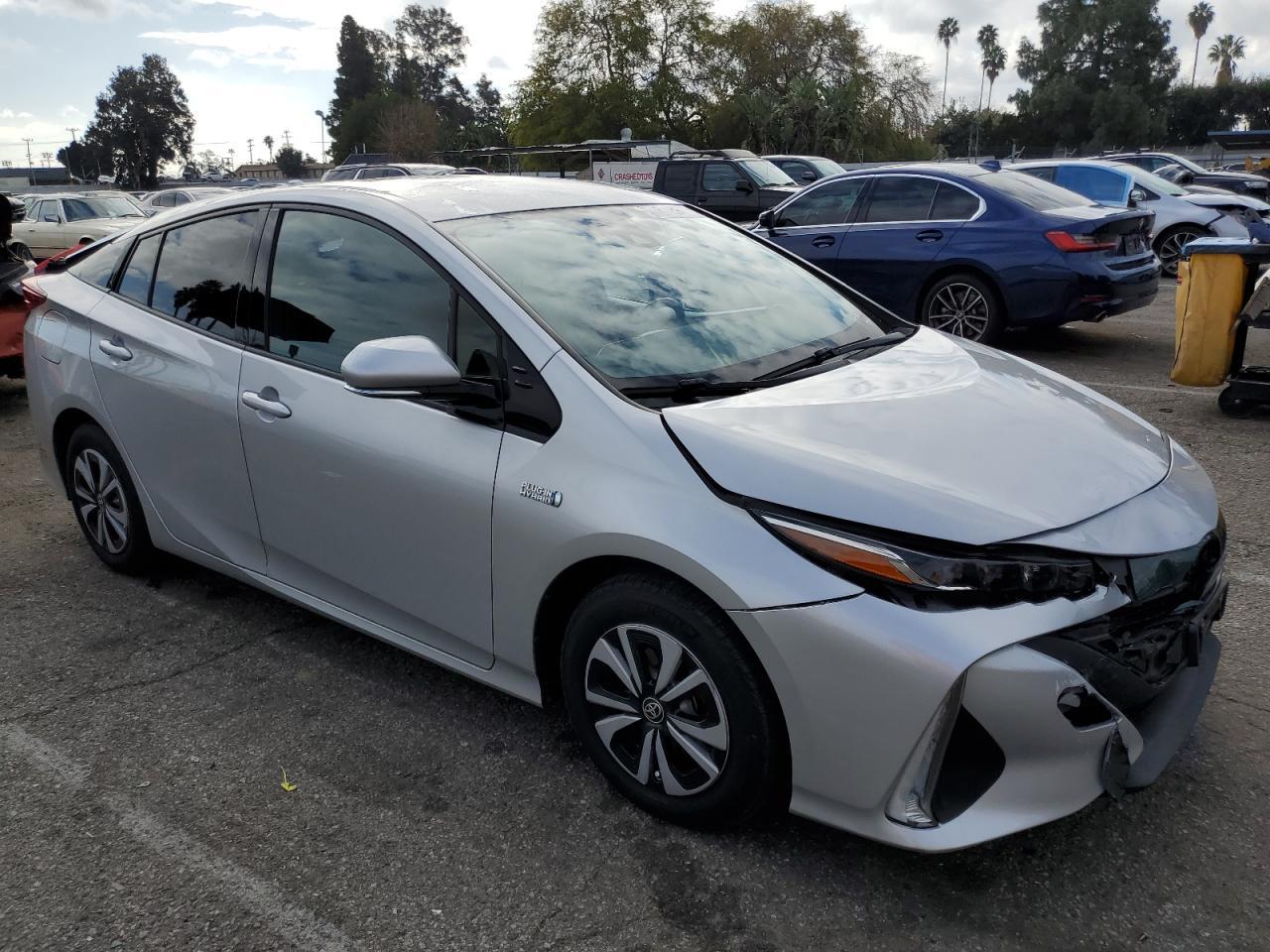 2018 TOYOTA PRIUS PRIM - Image 4