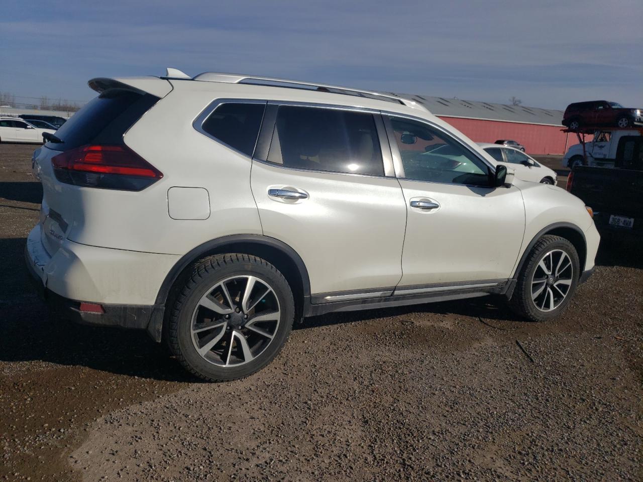 2017 NISSAN ROGUE SV - Фото 3