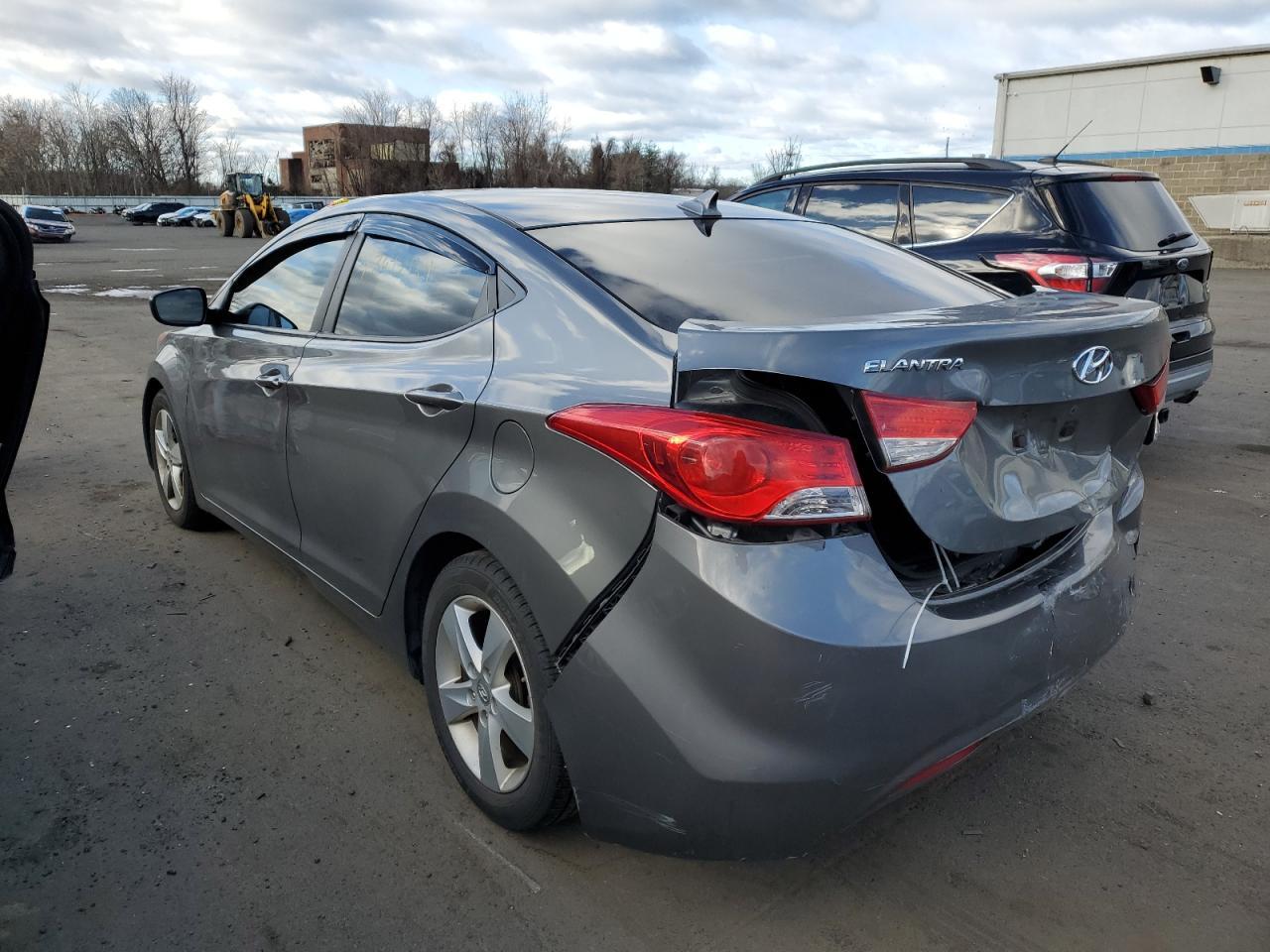 2013 HYUNDAI ELANTRA GL - Image 2