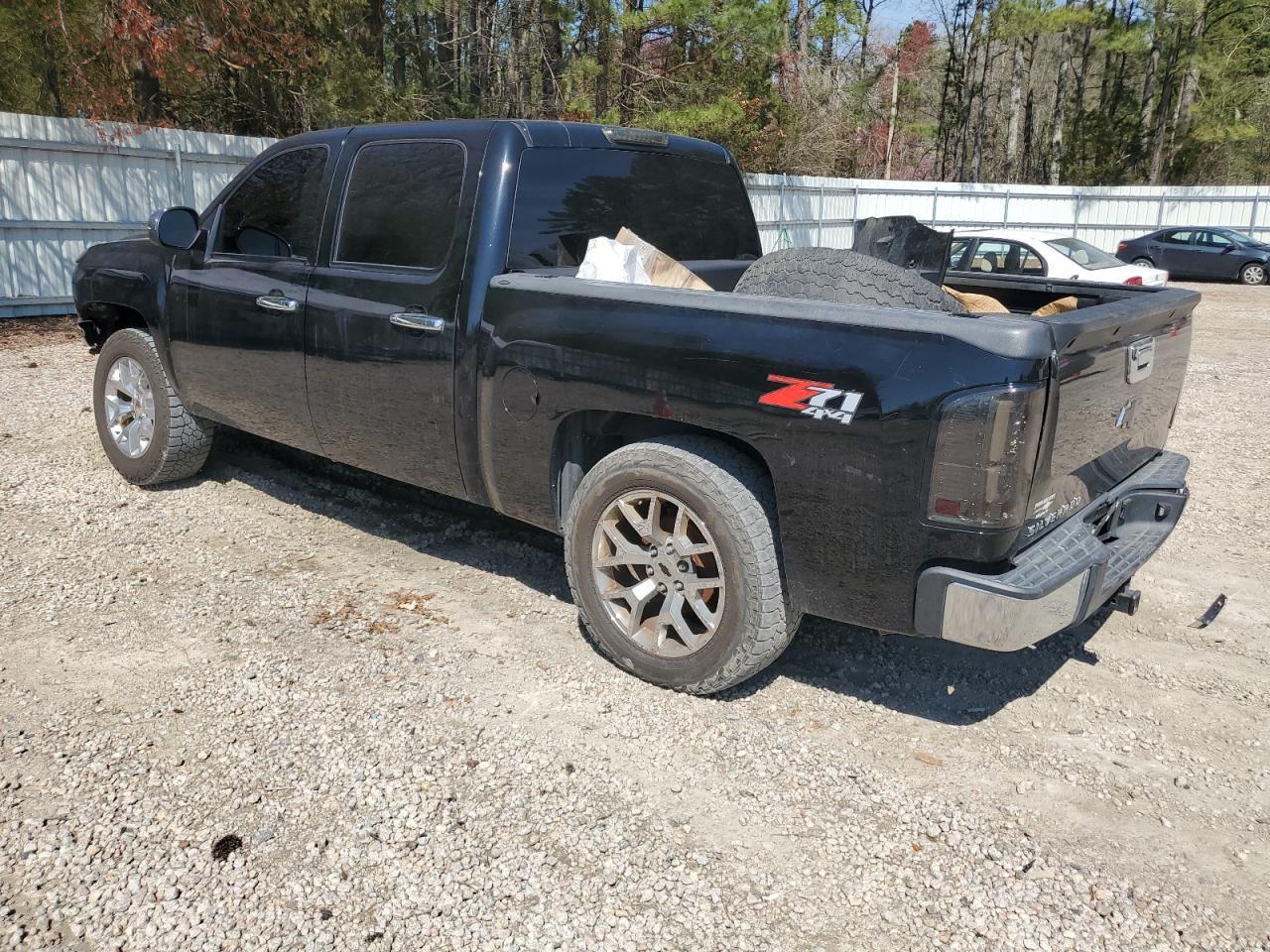 2013 CHEVROLET SILVERADO - Image 2