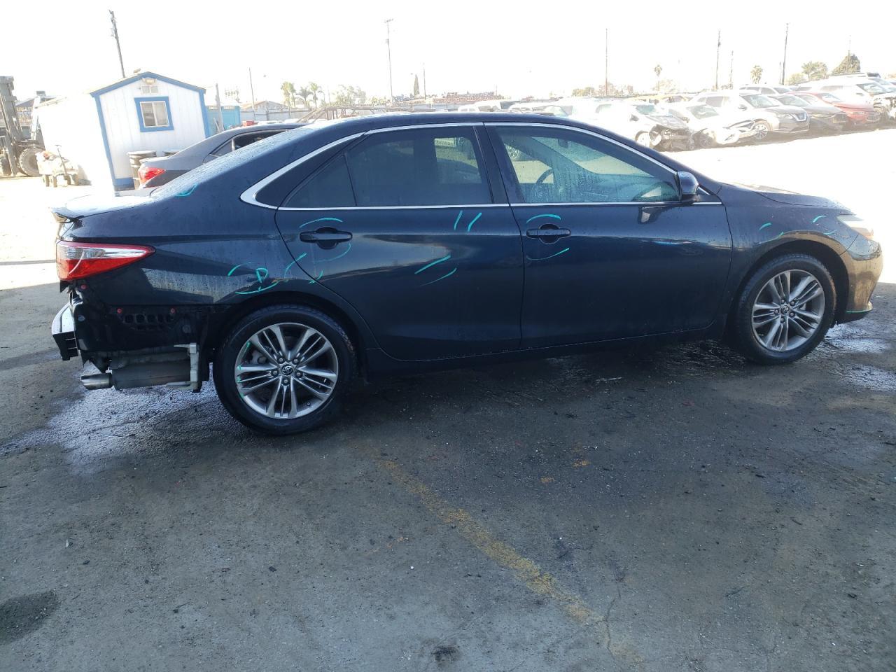 2016 TOYOTA CAMRY LE - Фото 3