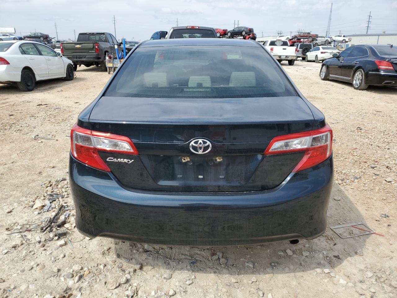 2014 TOYOTA CAMRY L - Image 6