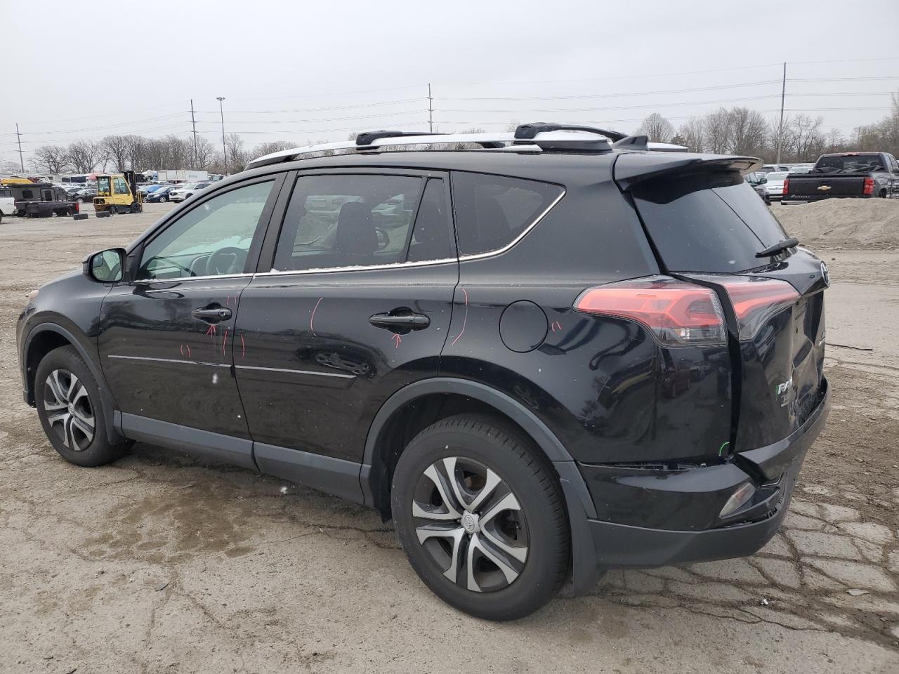 2016 TOYOTA RAV4 LE - Фото 2