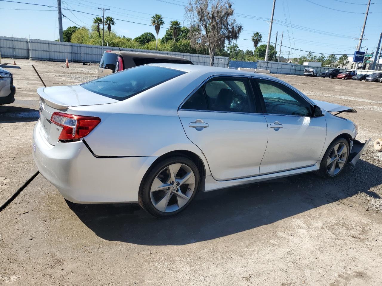 2014 TOYOTA CAMRY L - Image 3