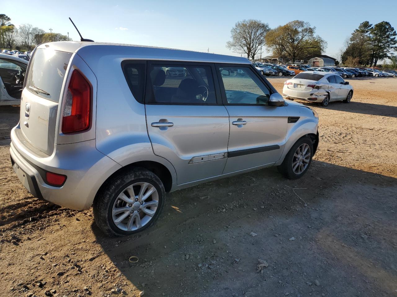 2013 KIA SOUL + - Image 3