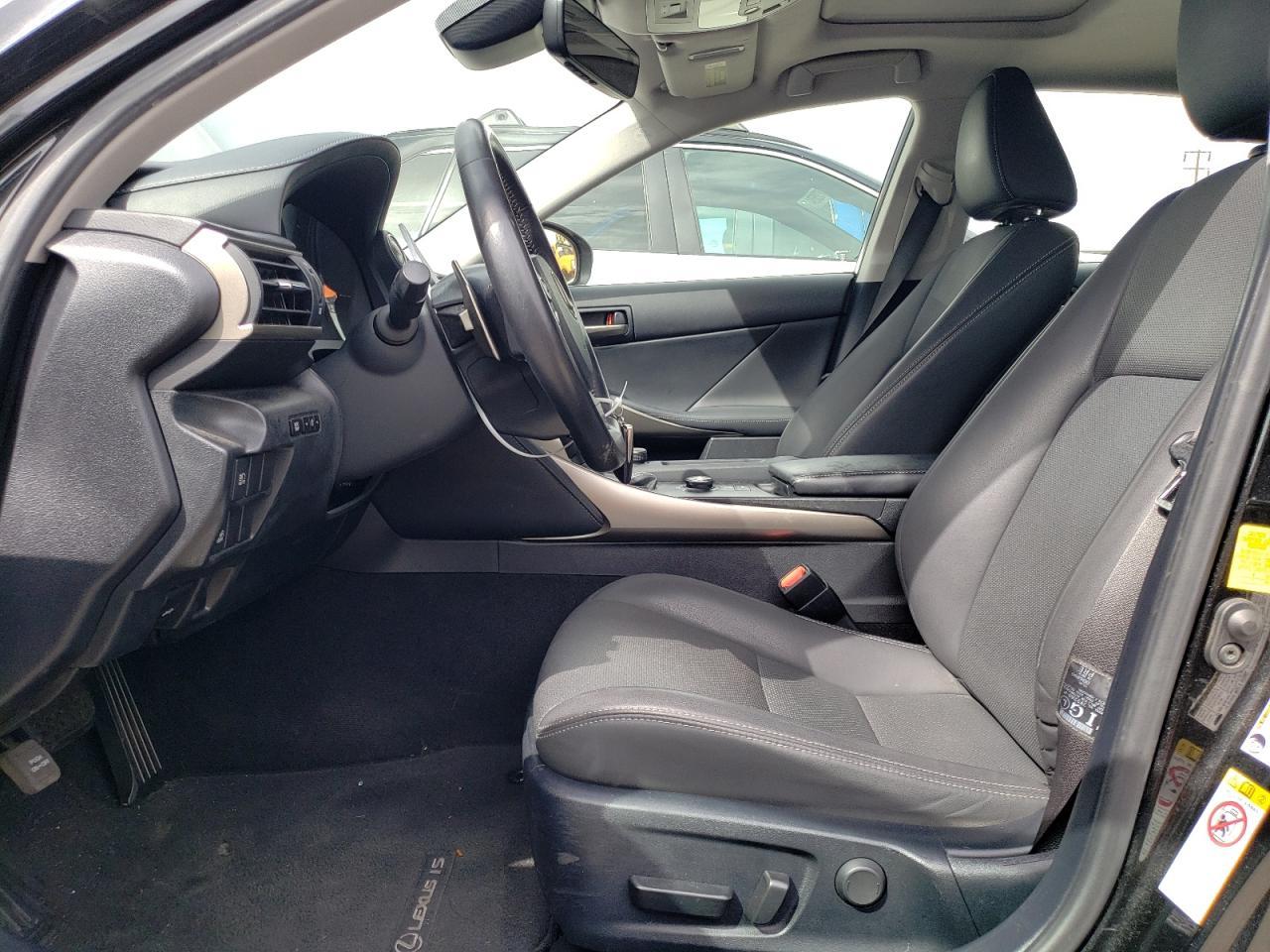 2019 LEXUS IS 300 - Image 7