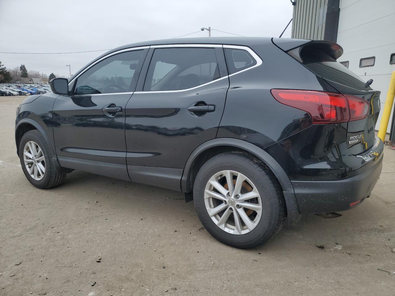 2017 NISSAN ROGUE SPOR - Фото 2