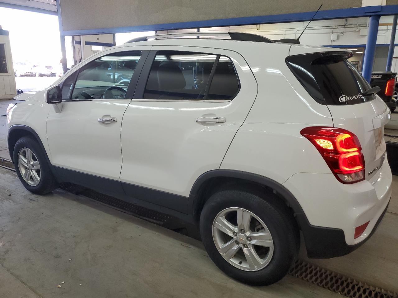 2019 CHEVROLET TRAX 1LT - Фото 2