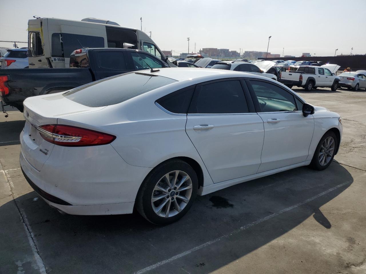 2017 FORD FUSION SE - Фото 3