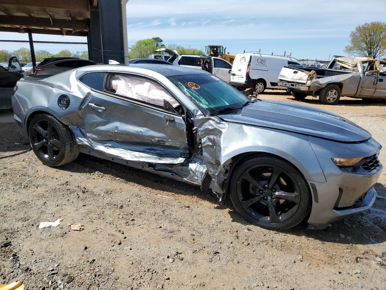 2019 CHEVROLET CAMARO LS - Image 4