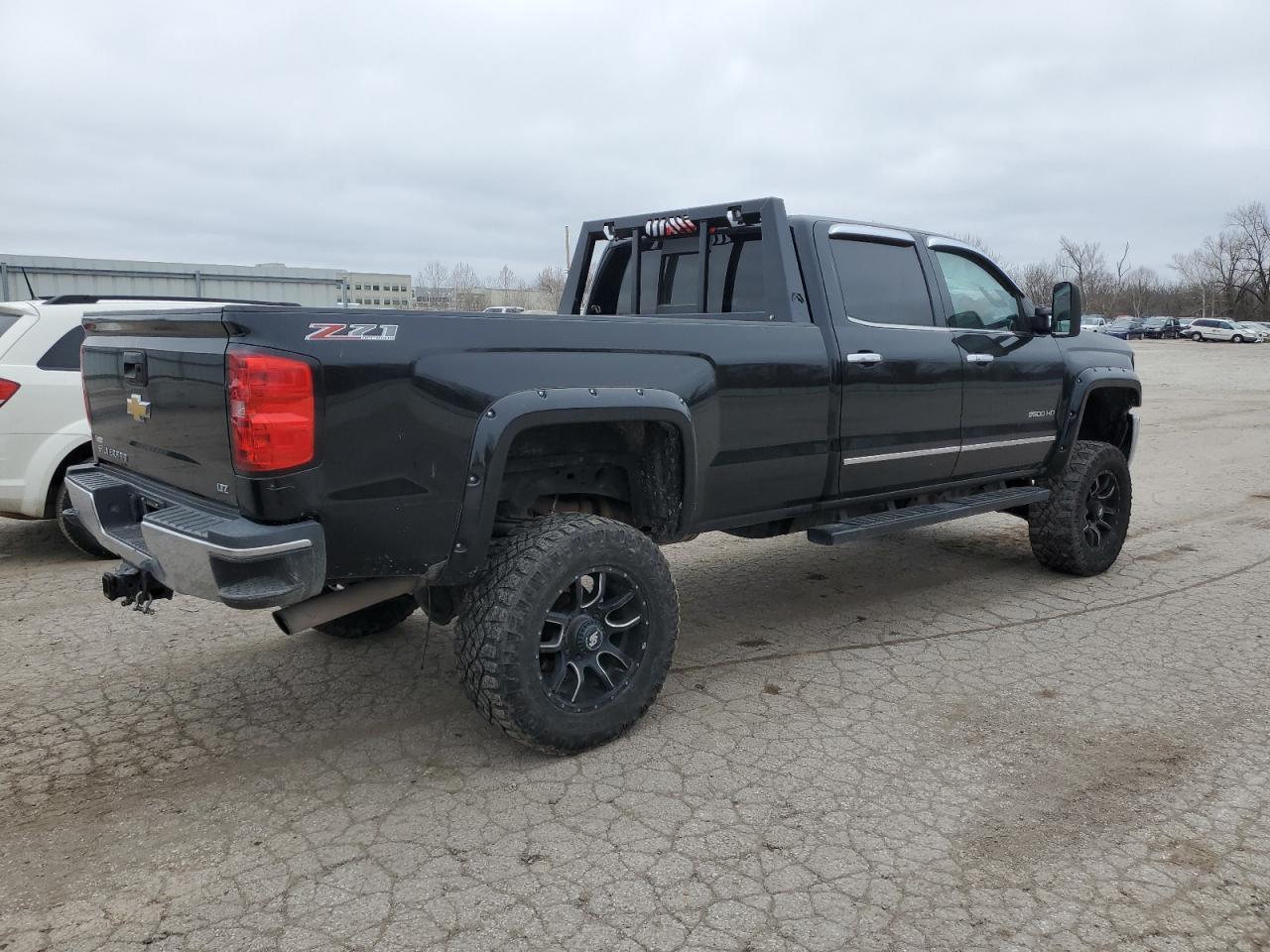 2015 CHEVROLET SILVERADO - Image 3