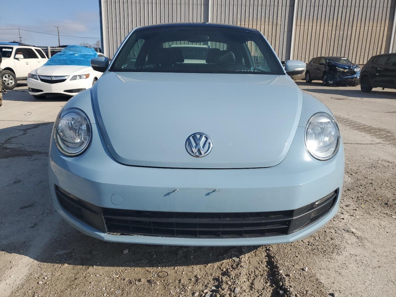 2012 VOLKSWAGEN BEETLE - Фото 5