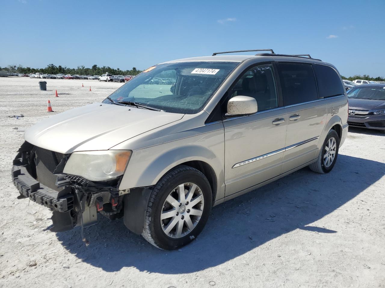 2014 CHRYSLER TOWN & COU