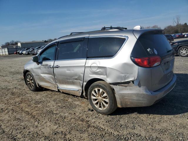 2017 Chrysler Pacifica Touring L - Фото 2