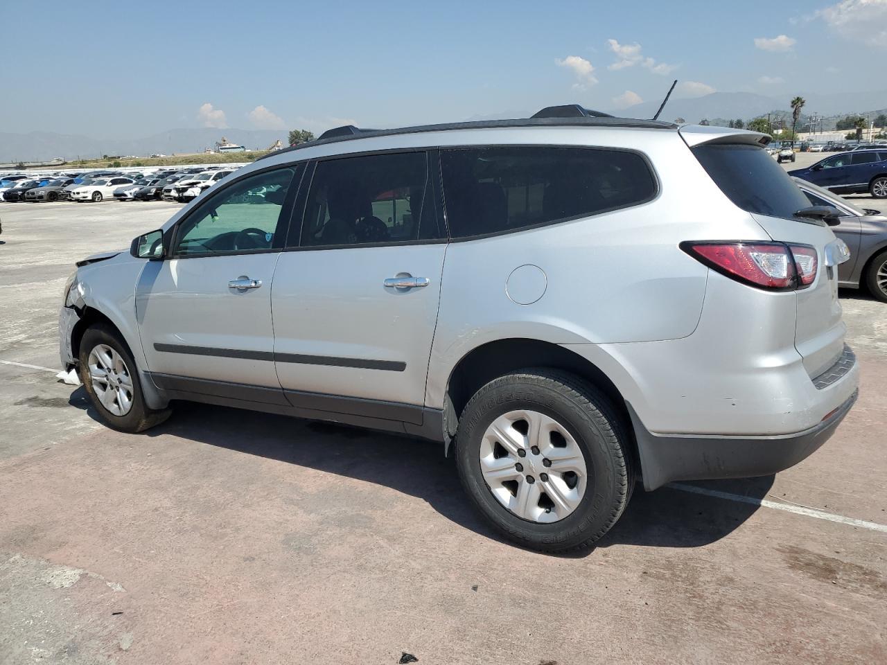 2014 CHEVROLET TRAVERSE L - Image 2