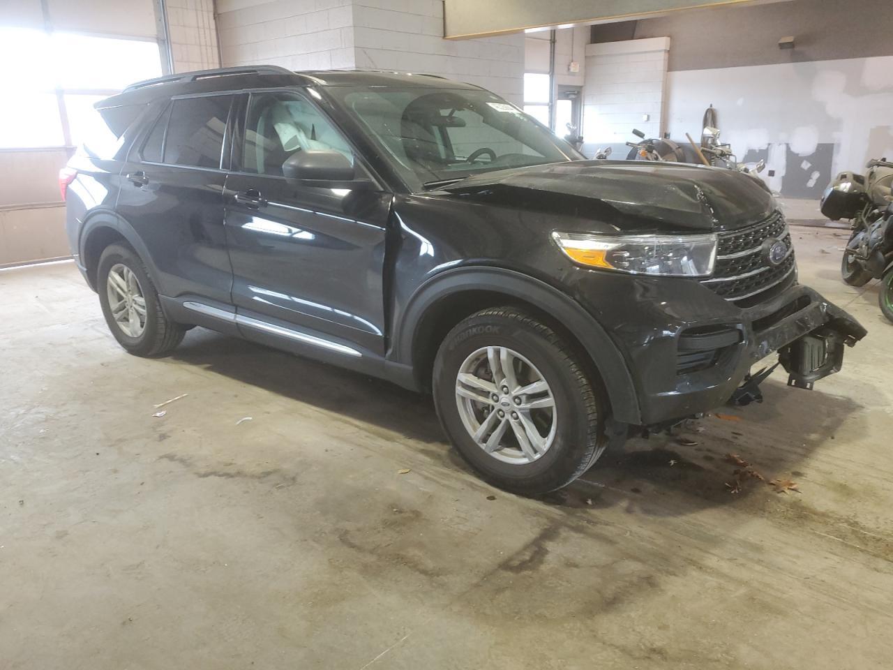 2023 FORD EXPLORER X - Фото 4