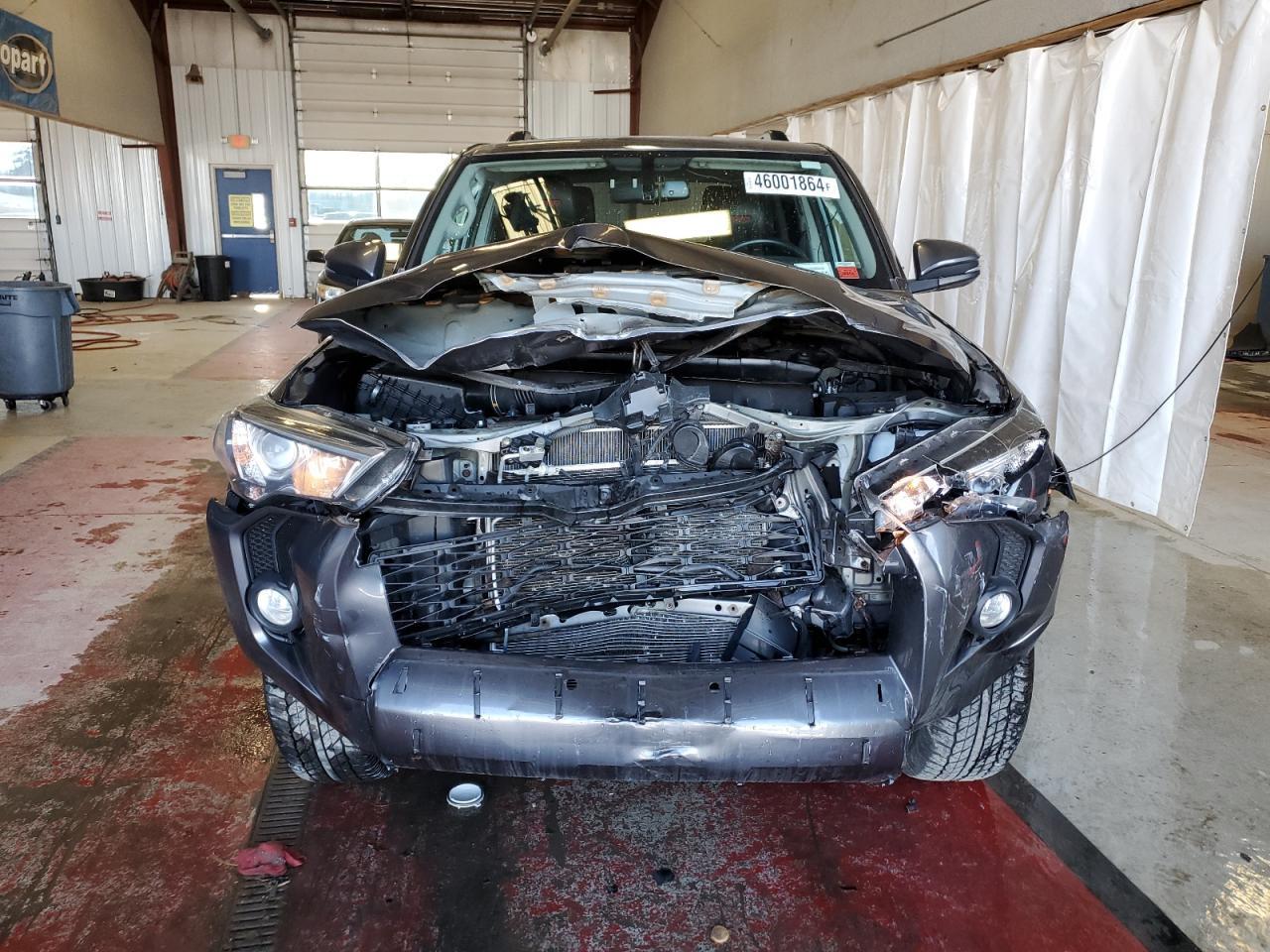 2017 TOYOTA 4RUNNER SR - Фото 5