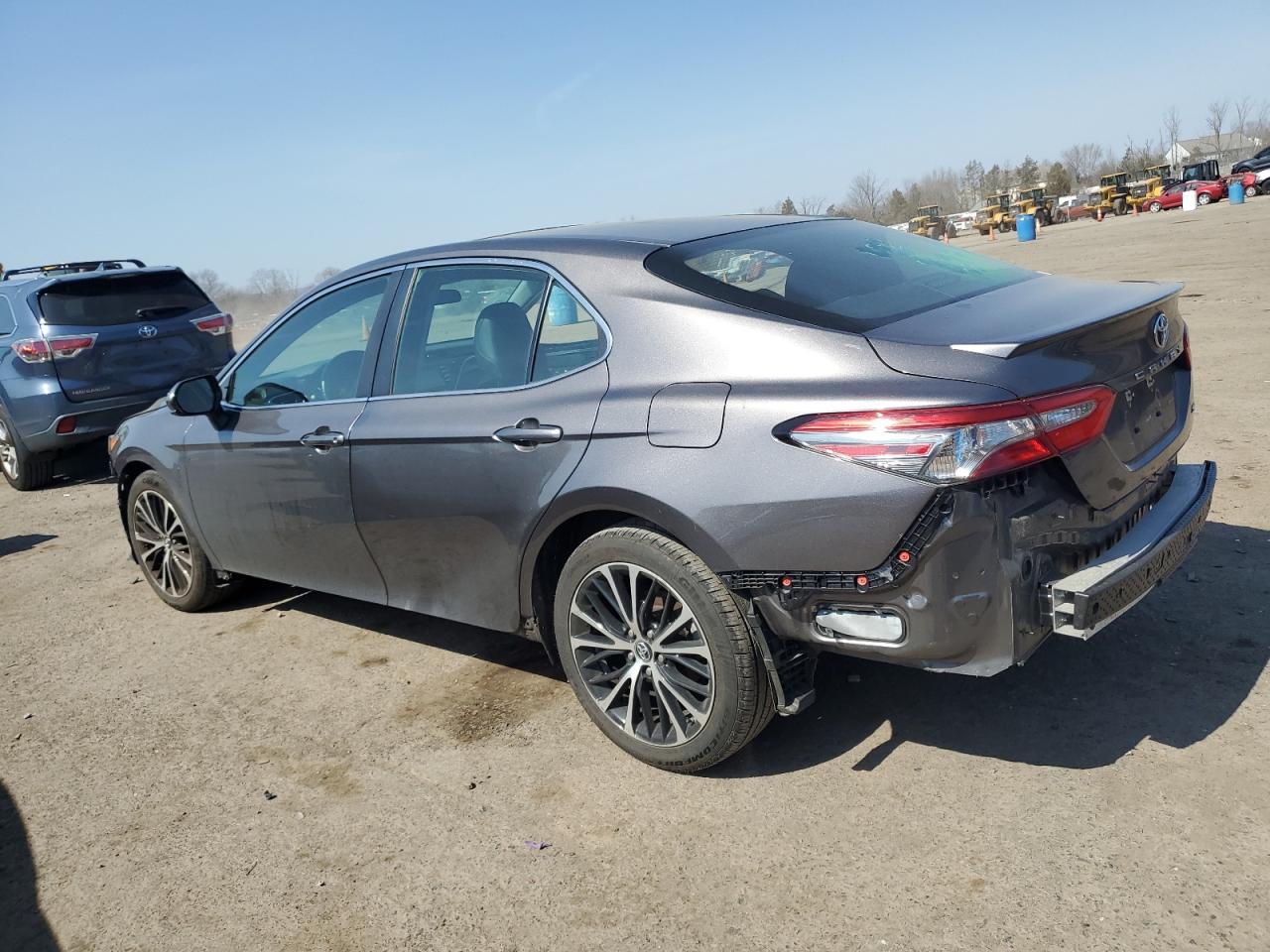 2018 TOYOTA CAMRY L - Фото 2