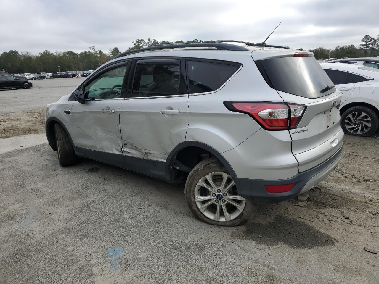2017 FORD ESCAPE SE - Image 2